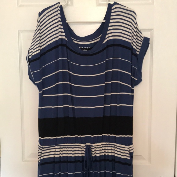 Plus size maxi dress - Picture 2 of 3